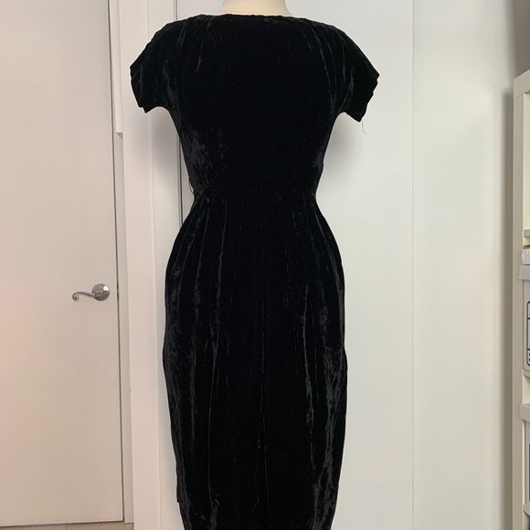 Vintage 50s Black Crushed Velvet Wiggle Dress M - Picture 2 of 5